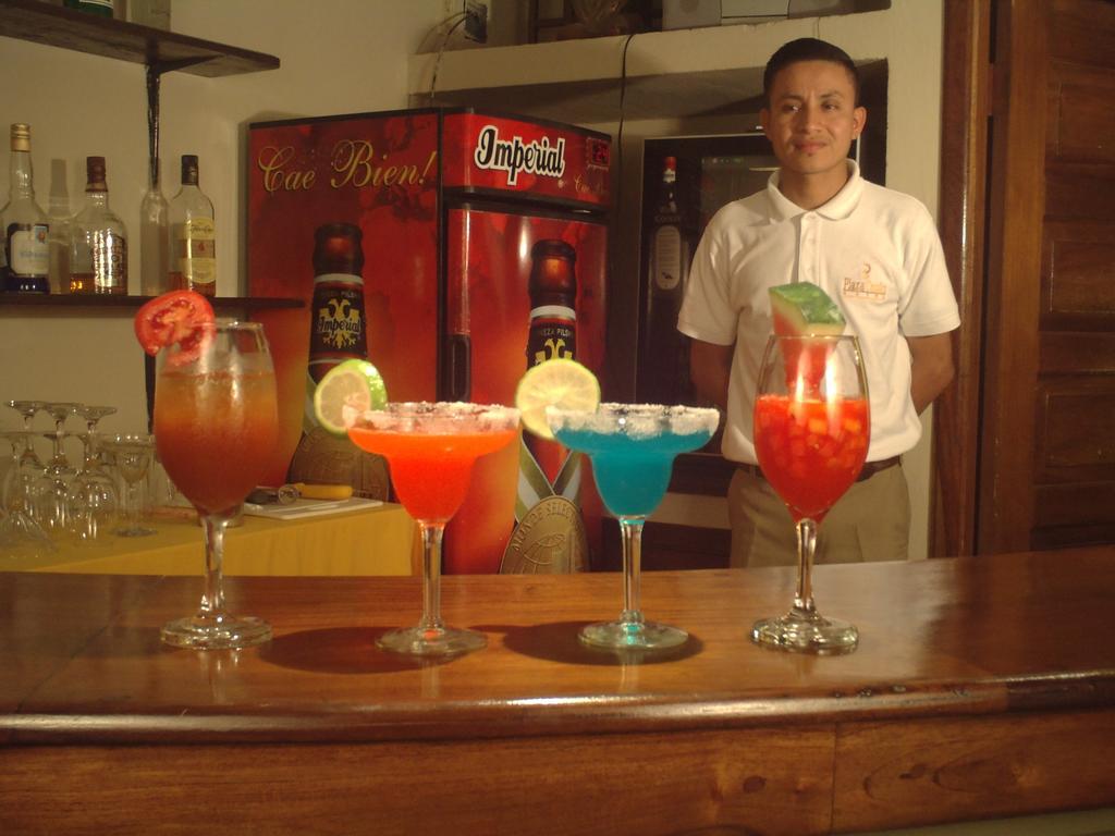 Hotel Plaza Copan Bagian luar foto